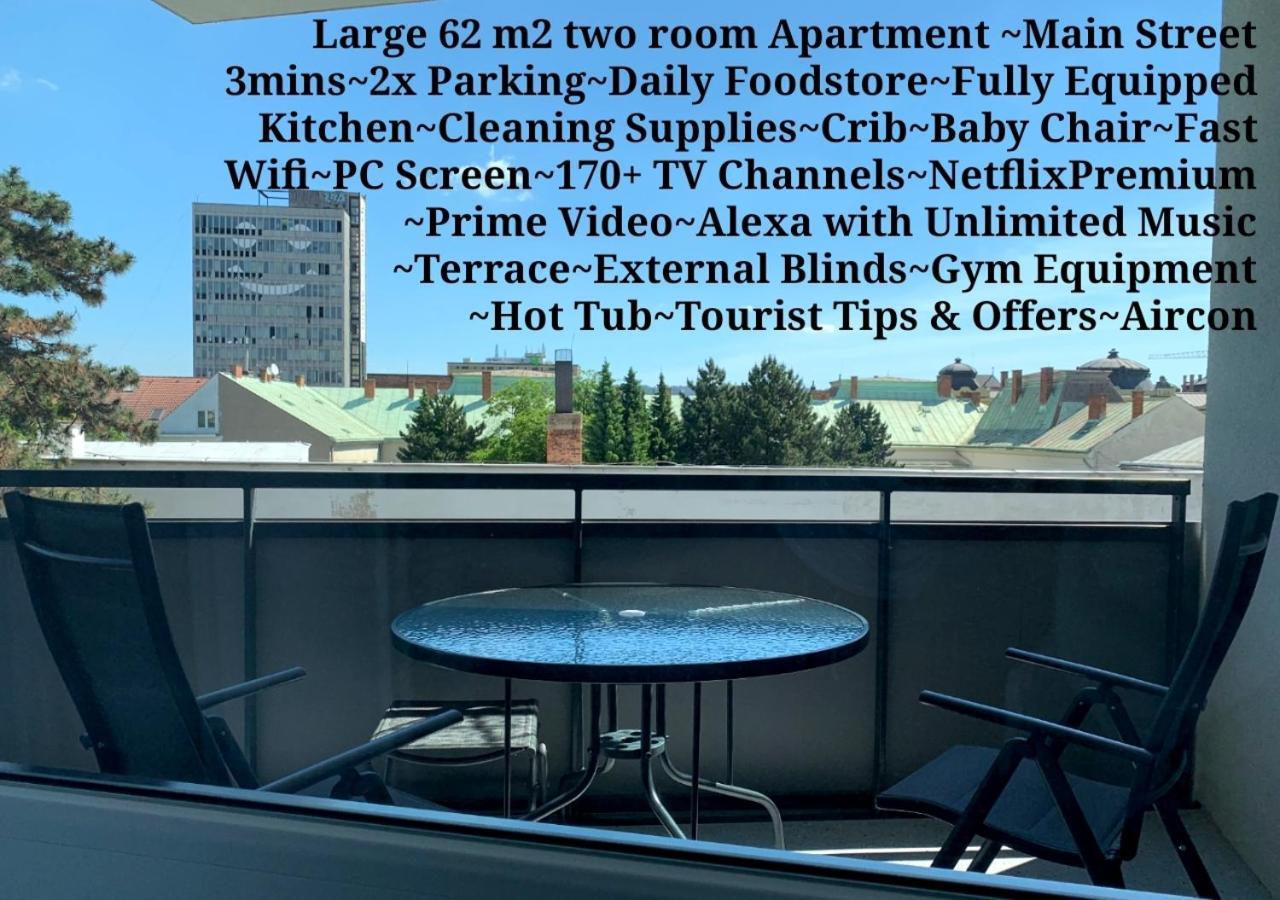 E2 Luxury Oldtown Apt - 2X Parking, Foodstore, Pcscreen, Netflix, Unlimited Music, Crib, Babychair, Fastwifi, Aircon كَشّا المظهر الخارجي الصورة